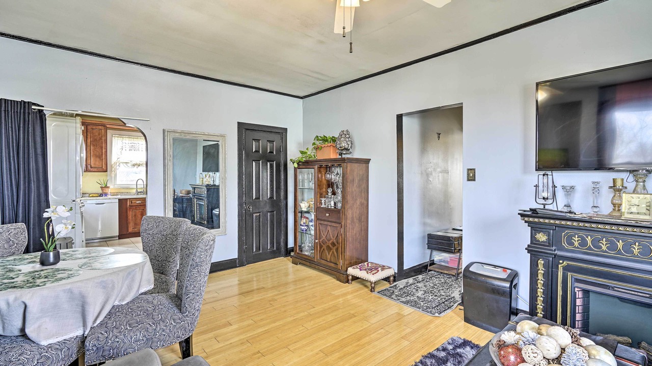 Photo of Livingroom in Long Branch