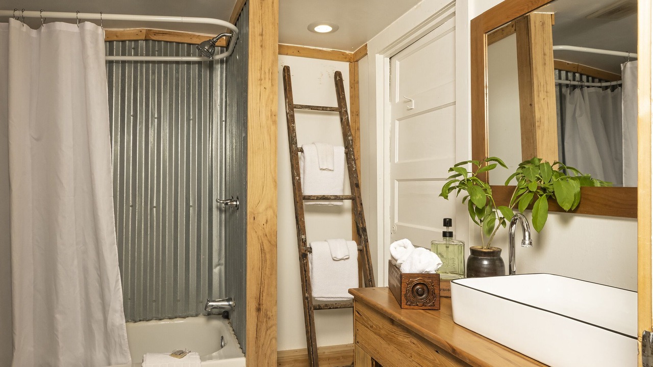 Photo of Bathroom in Clio
