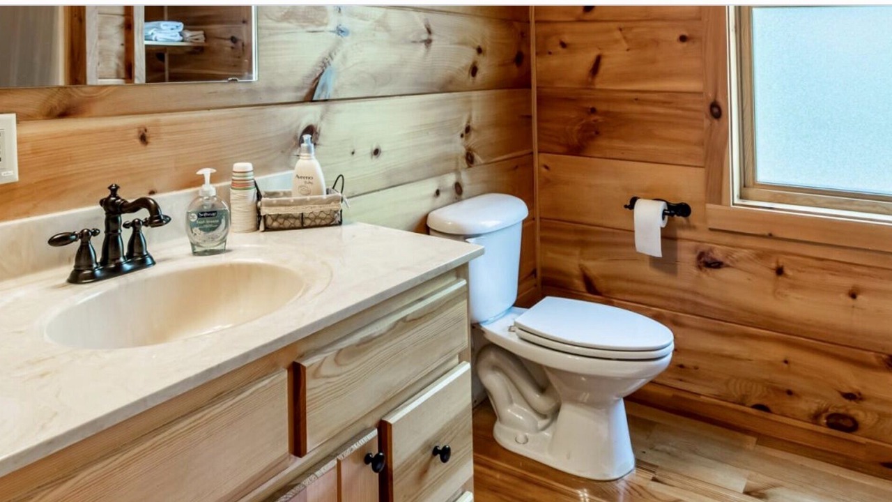 Photo of Bathroom in Jacksboro