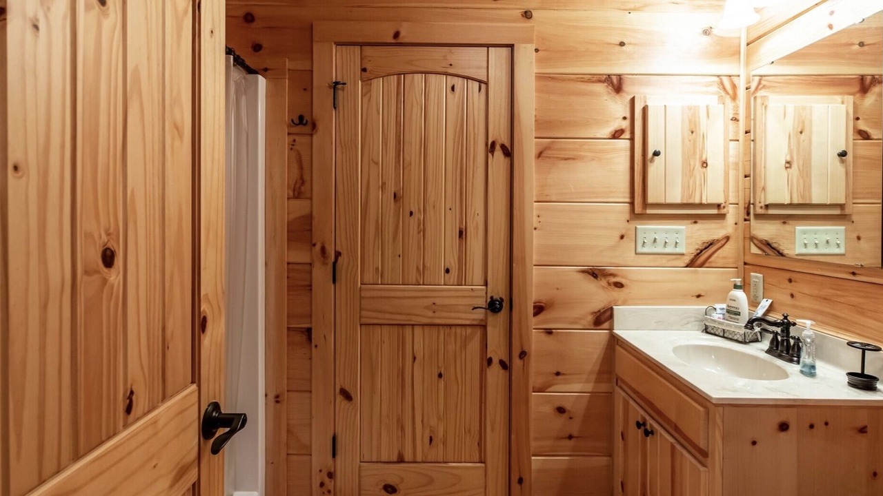 Photo of Bathroom in Jacksboro