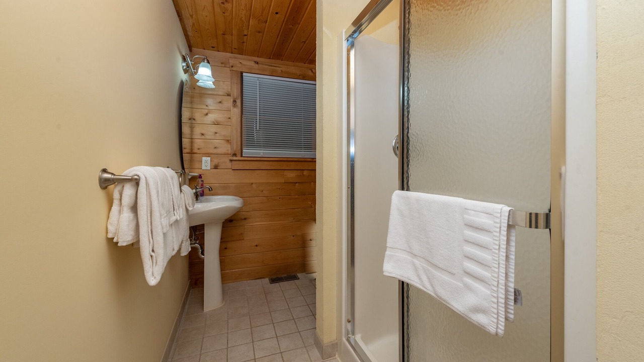 Photo of Bathroom in North Glade Hills