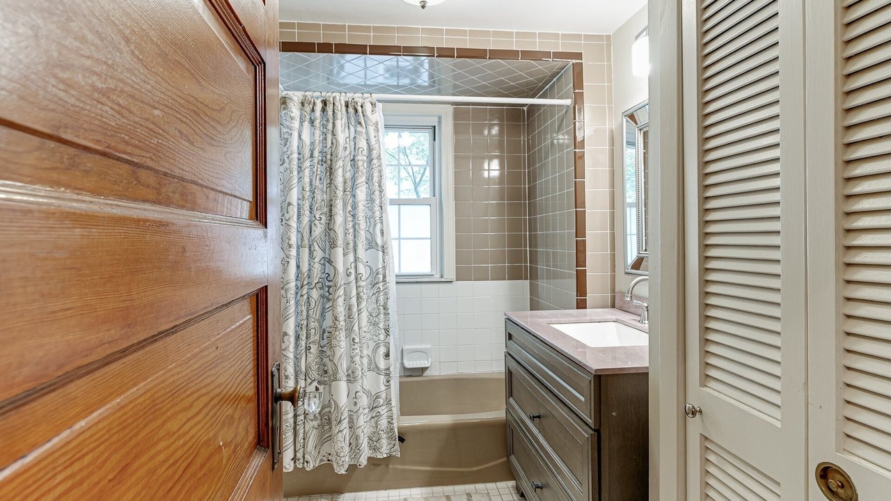 Photo of Bathroom in Summit