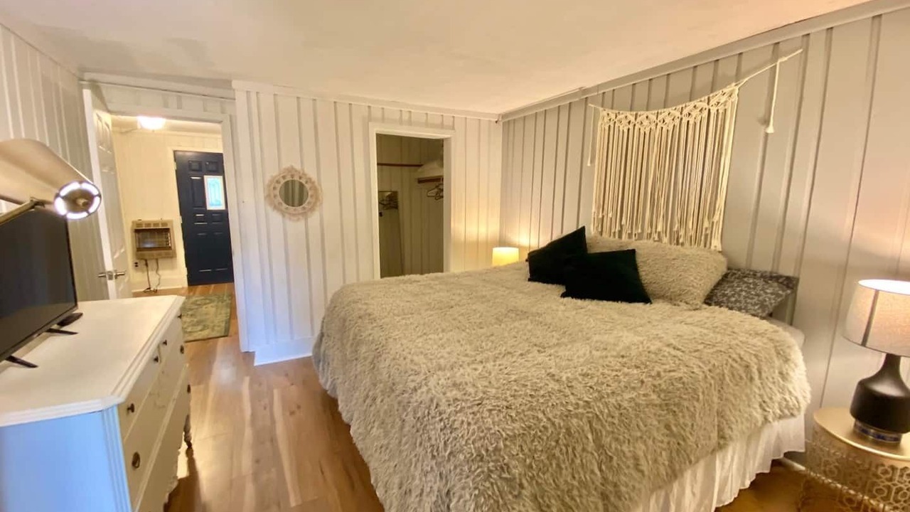 Photo of Bedroom in Indian Lake