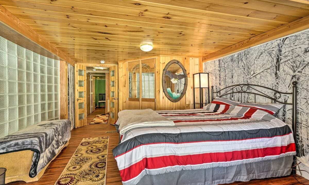 Photo of Bedroom in Russell