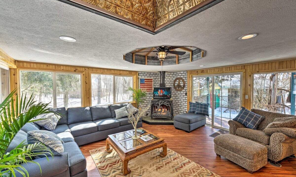 Photo of Livingroom in Russell