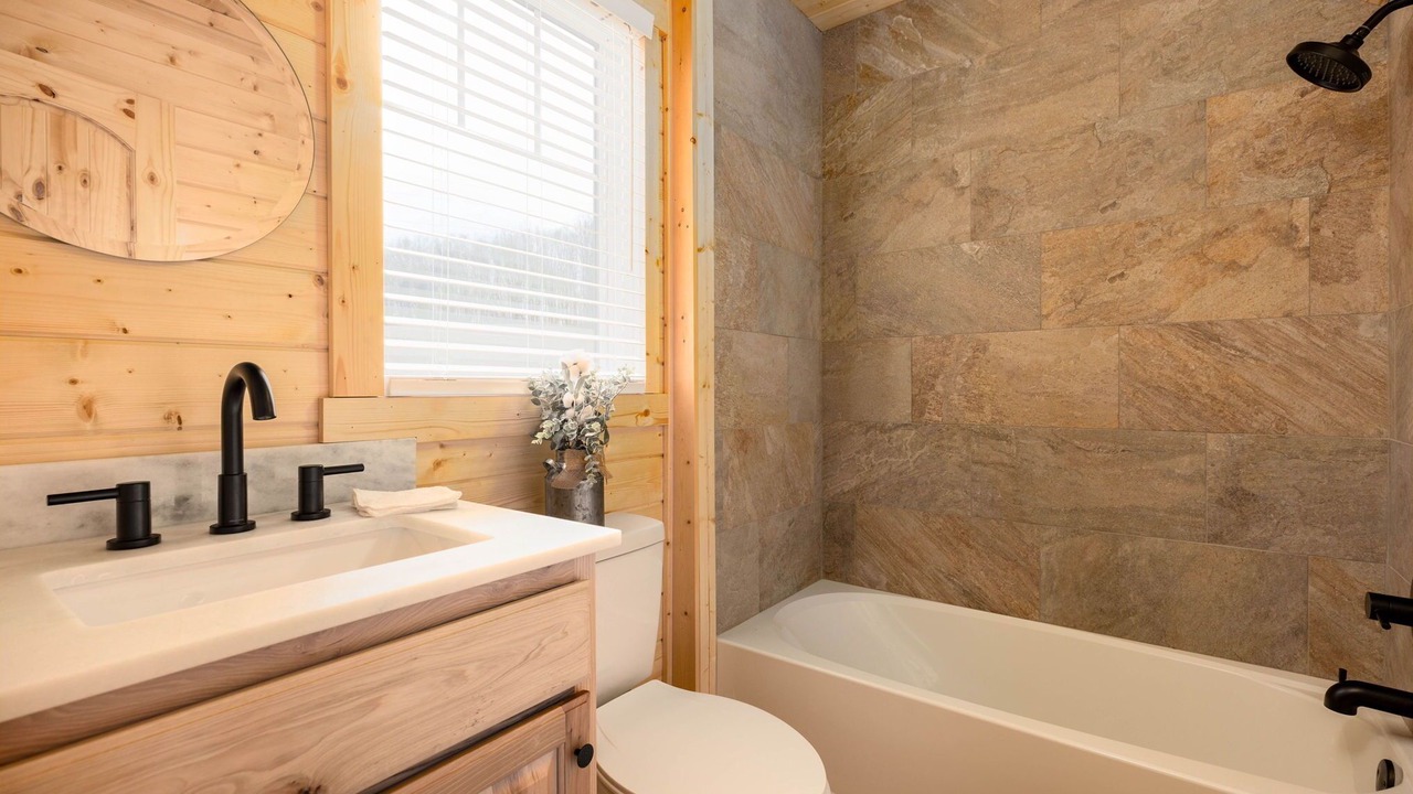 Photo of Bathroom in Bluff City