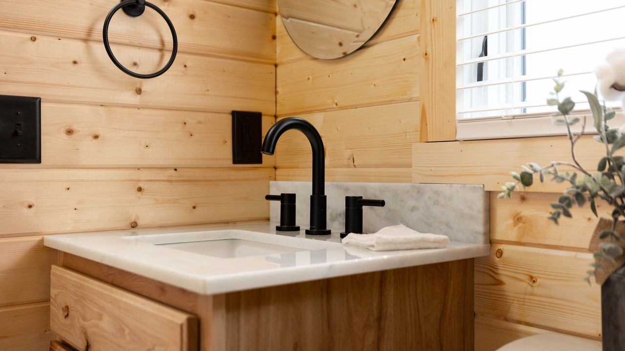 Photo of Bathroom in Bluff City
