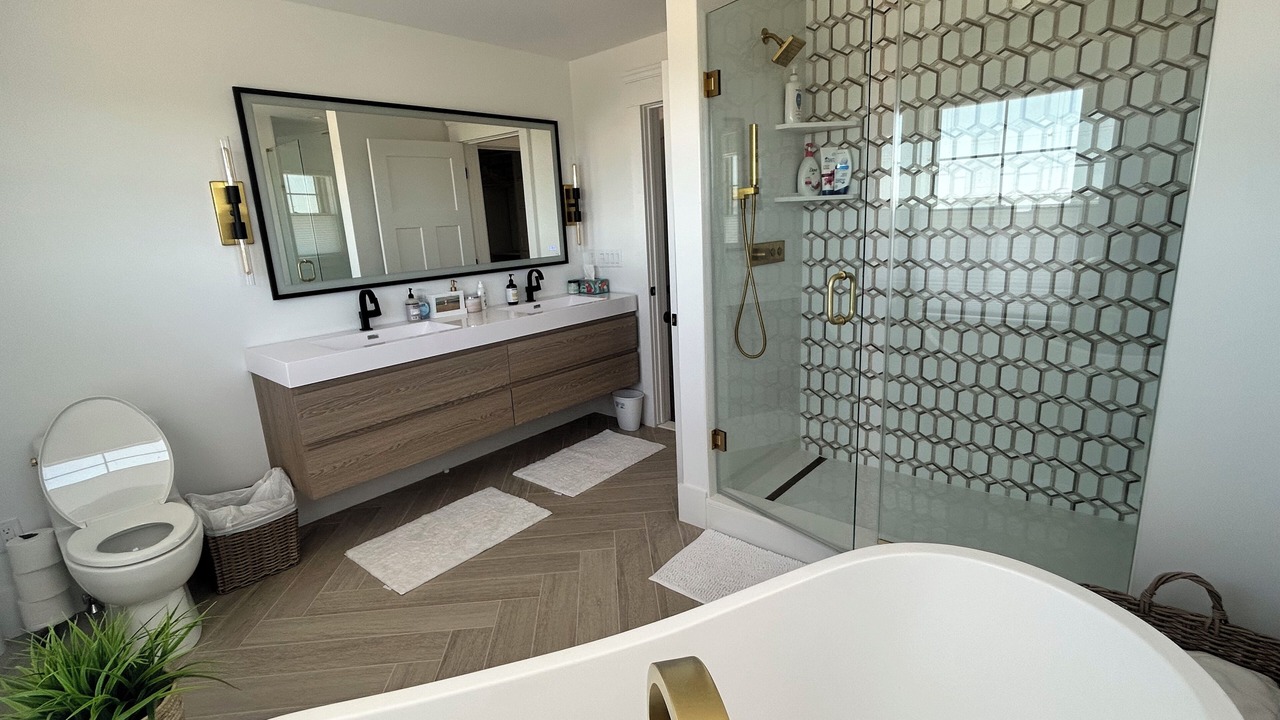 Photo of Bathroom in South Beach Haven