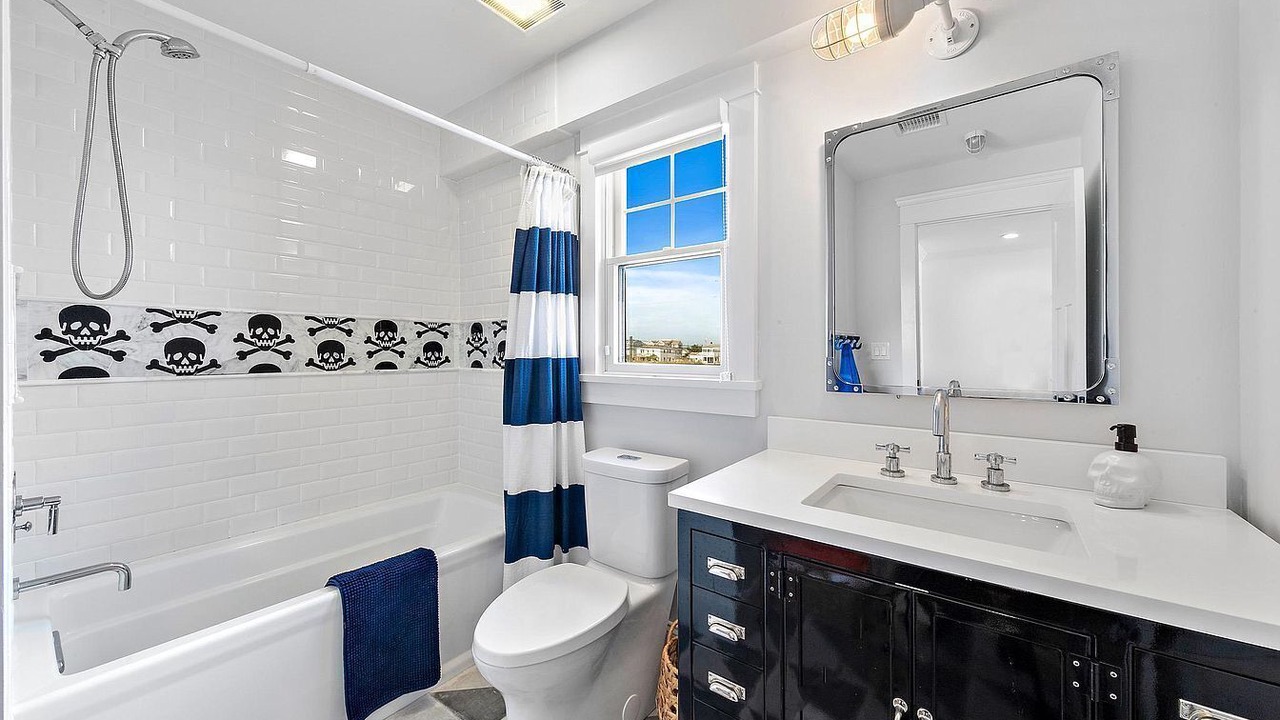 Photo of Bathroom in South Beach Haven