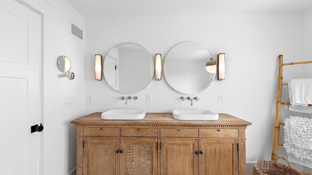 Photo of Bathroom in South Beach Haven
