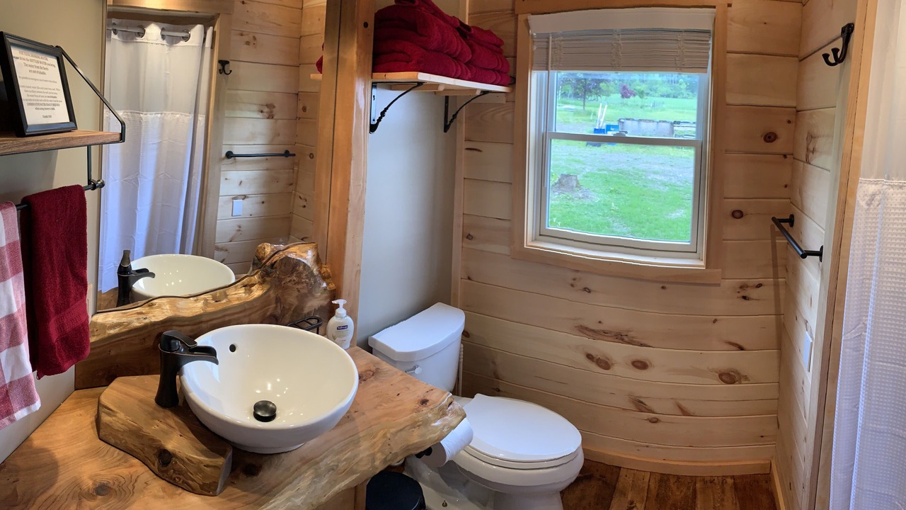 Photo of Bathroom in Town of Veteran