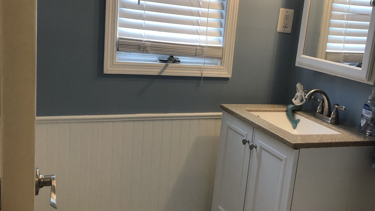 Photo of Bathroom in Beach Haven West