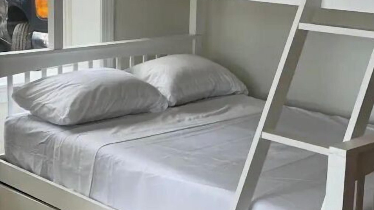 Photo of Bedroom in Red Bank - Tinton Falls