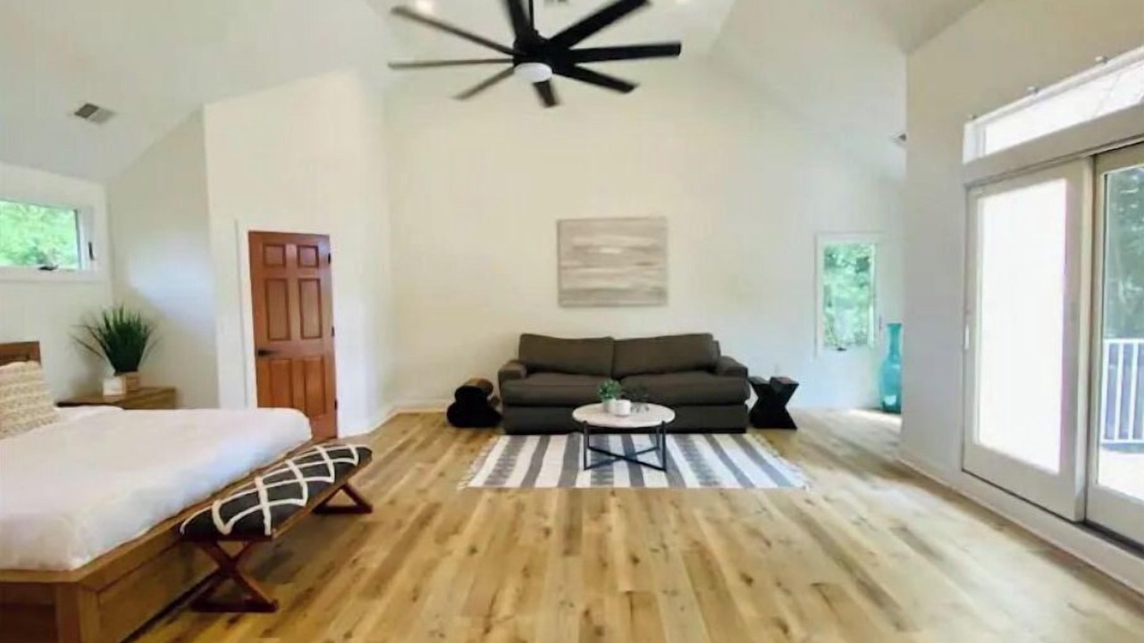 Photo of Bedroom in Red Bank - Tinton Falls