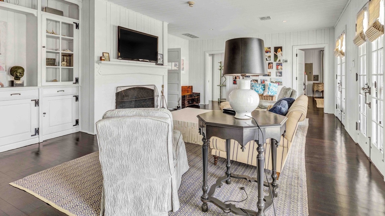 Photo of Livingroom in Cambridge
