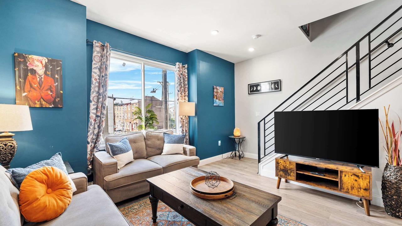 Photo of Livingroom in West Poplar