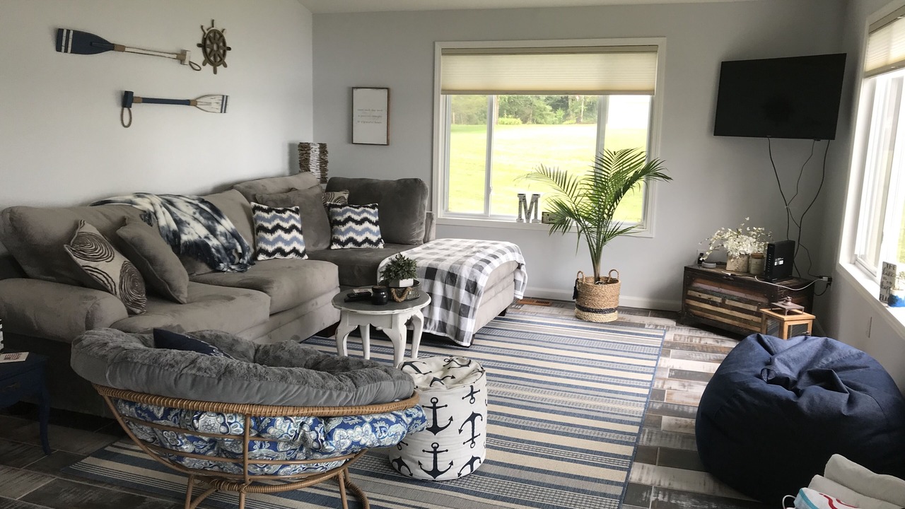 Photo of Livingroom in Paw Paw