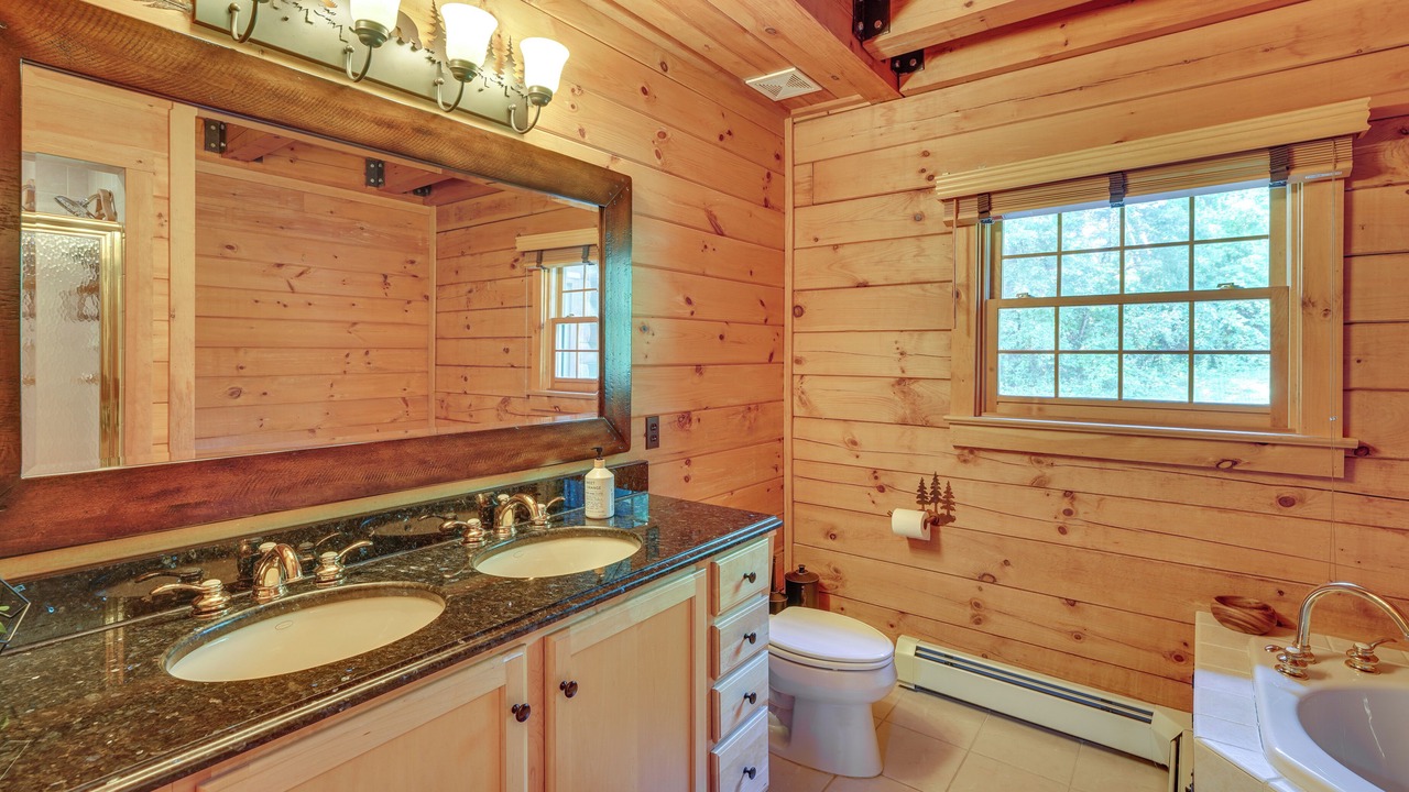 Photo of Bathroom in Hope