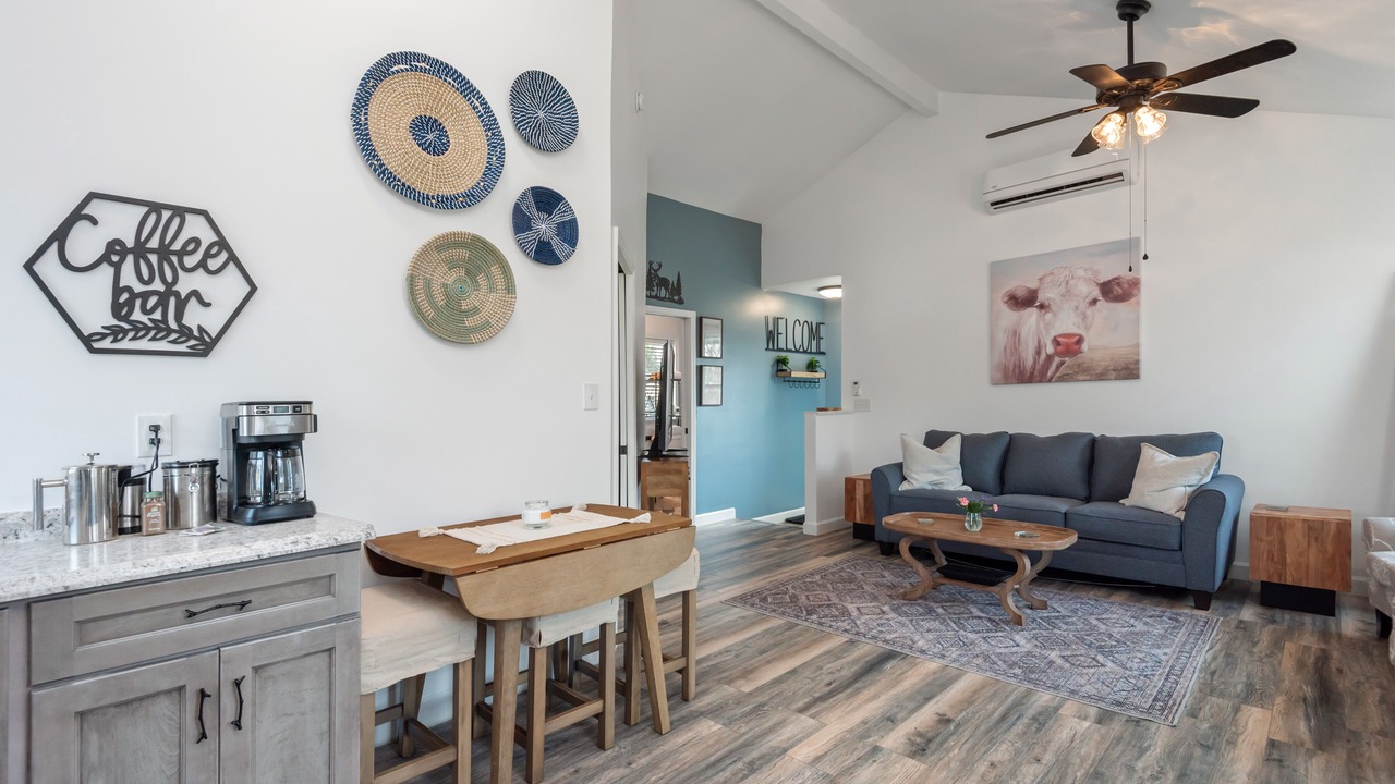 Photo of Livingroom in Ashley Oaks