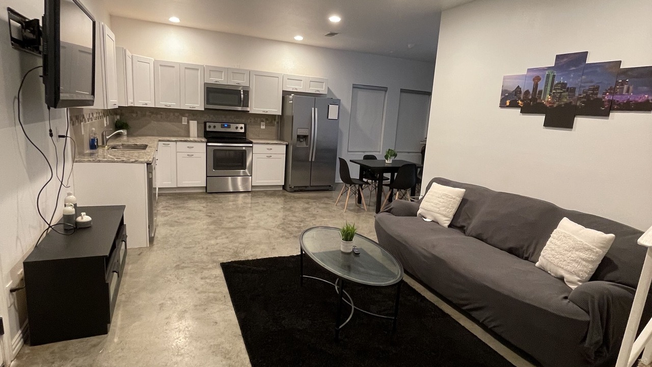 Photo of Livingroom in West Dallas