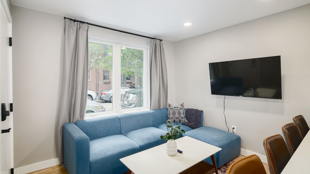 Photo of Livingroom in Queen Village