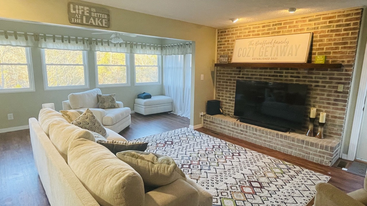 Photo of Livingroom in Caryville