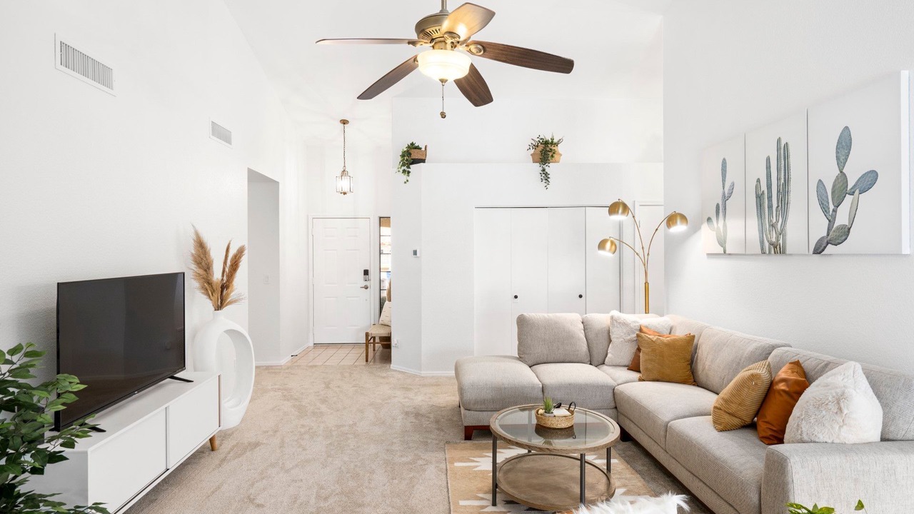 Photo of Livingroom in Gilbert