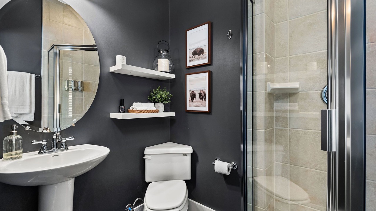 Photo of Bathroom in North Capitol