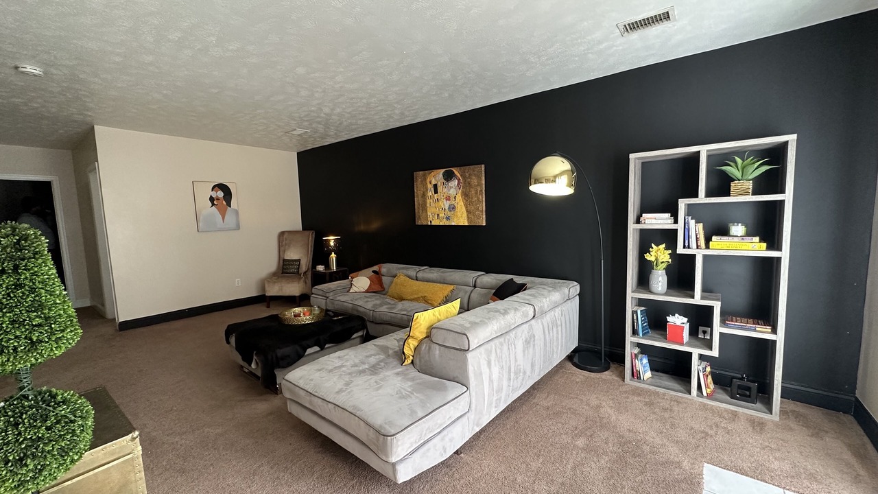 Photo of Livingroom in Aliquippa
