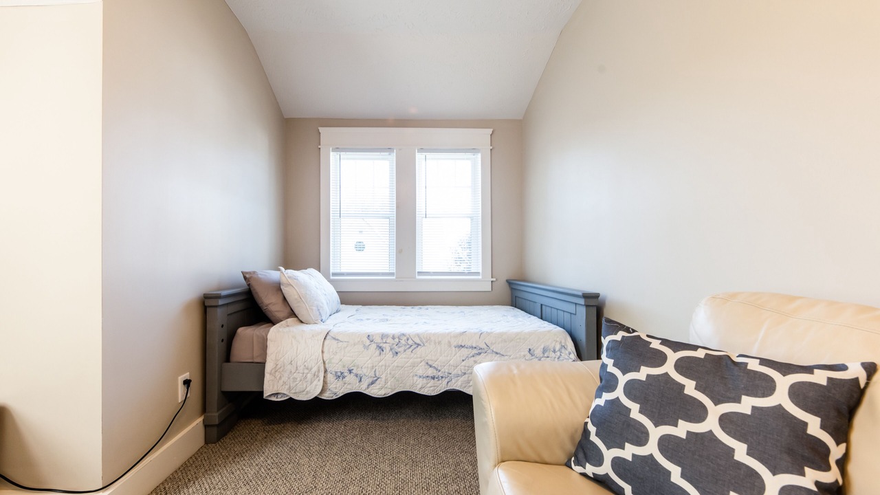 Photo of Bedroom in Lorain