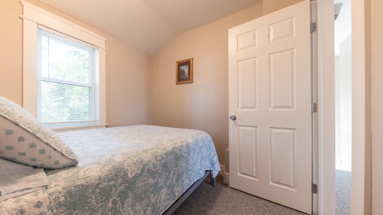 Photo of Bedroom in Lorain