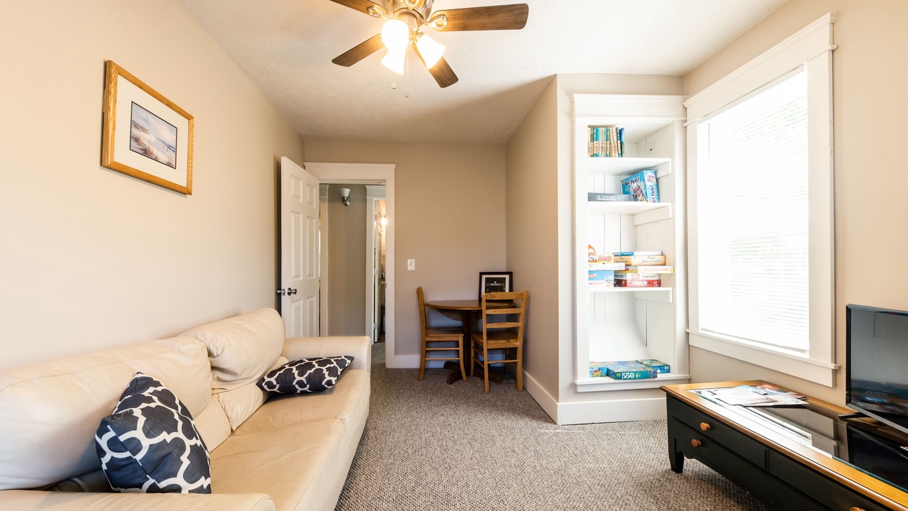 Photo of Livingroom in Lorain