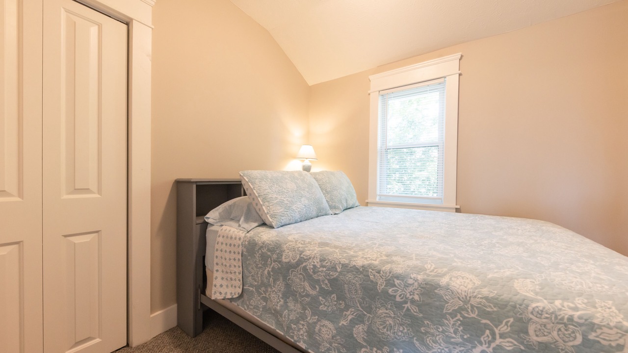 Photo of Bedroom in Lorain