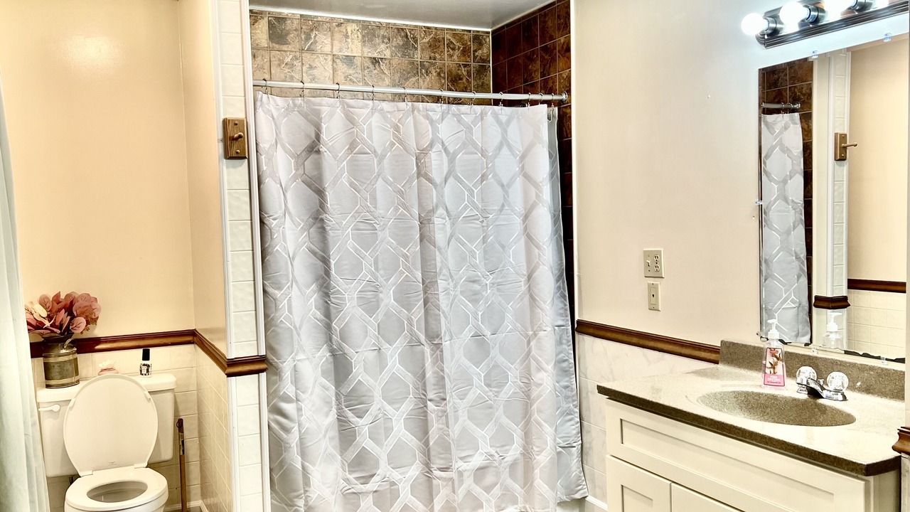 Photo of Bathroom in Warren