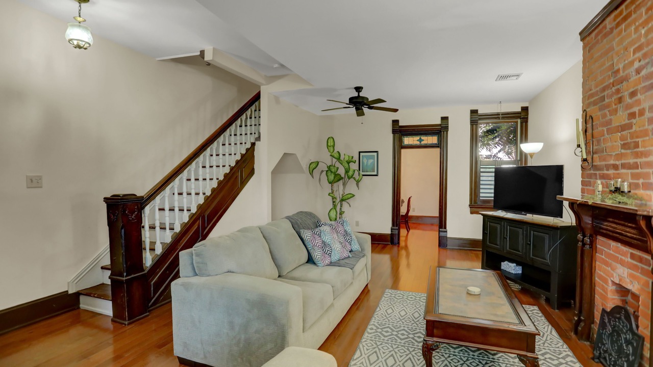Photo of Livingroom in Harrisburg - Hershey