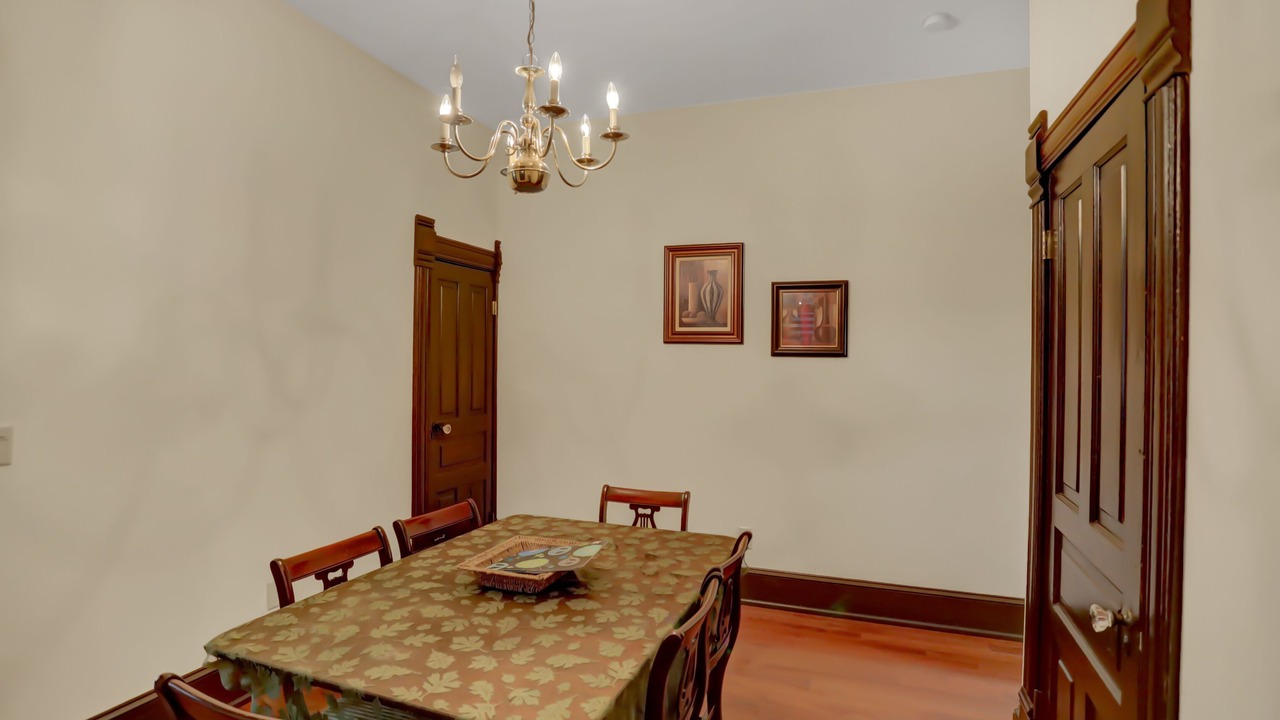 Photo of Livingroom in Harrisburg - Hershey