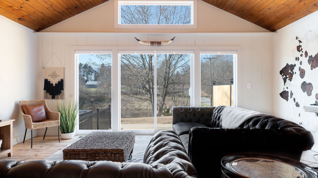 Photo of Livingroom in Hillsville