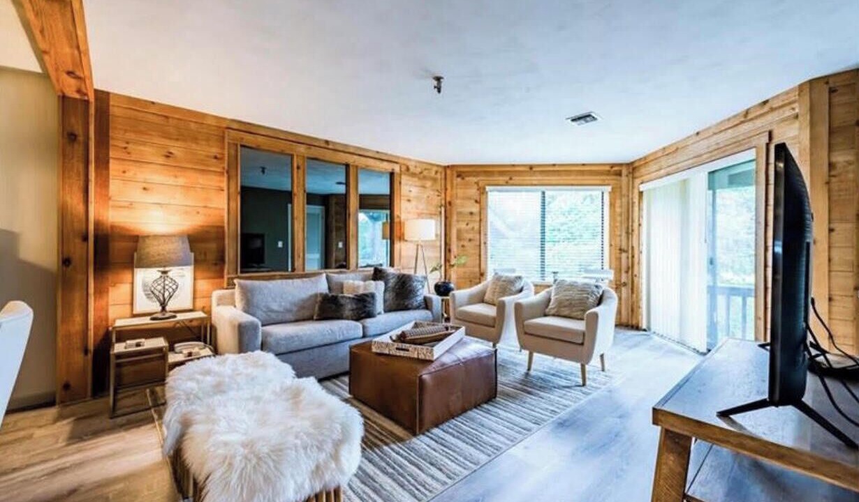 Photo of Livingroom in Seven Springs