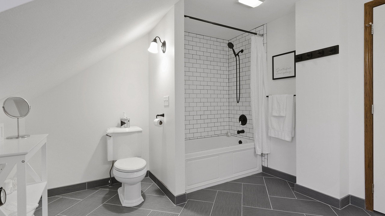 Photo of Bathroom in Elyria