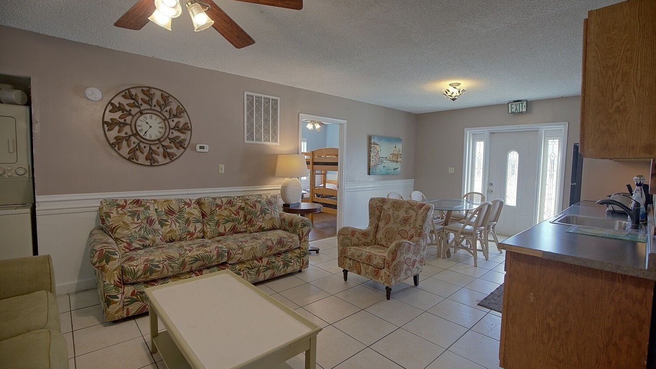Photo of Livingroom in North Ocean City