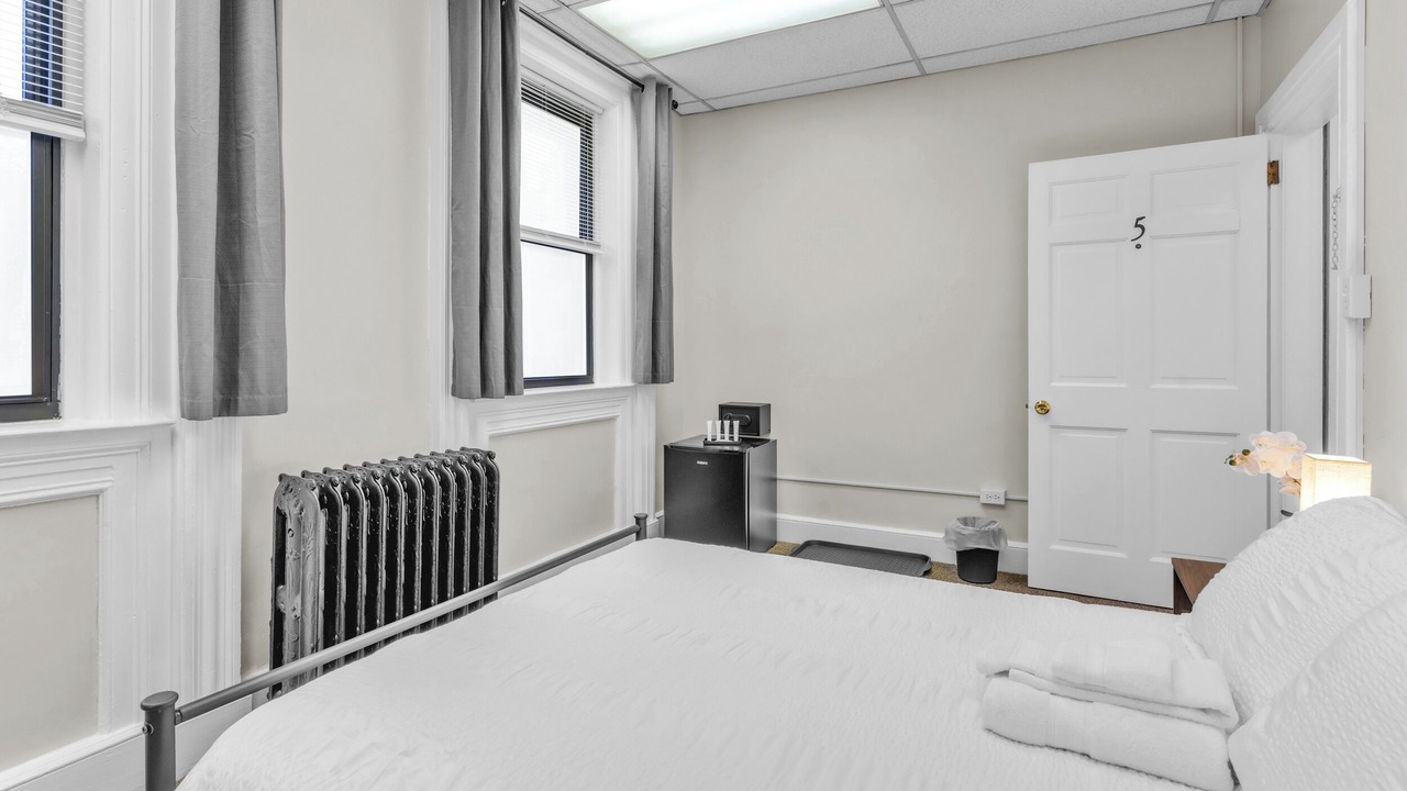 Photo of Bedroom in Coraopolis