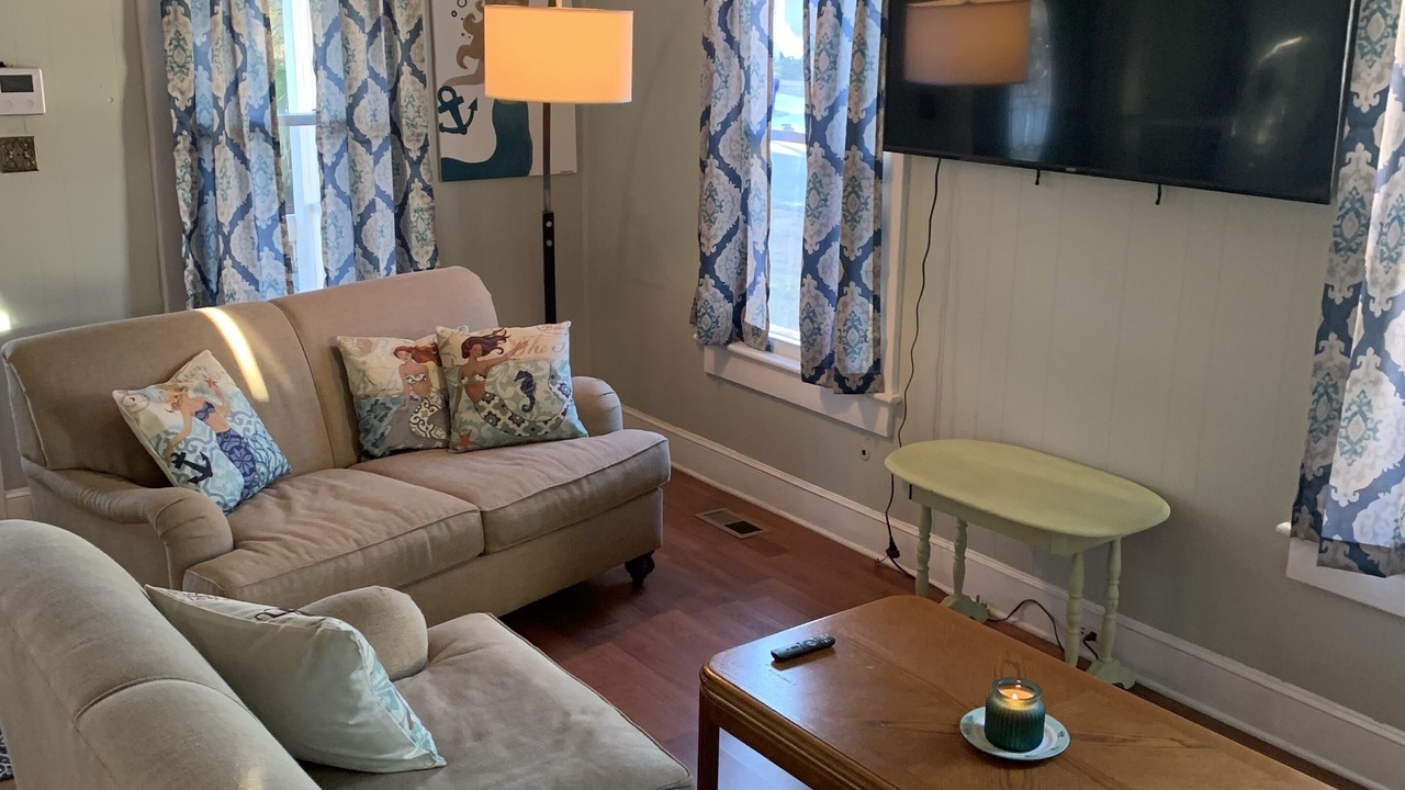 Photo of Livingroom in Bayview