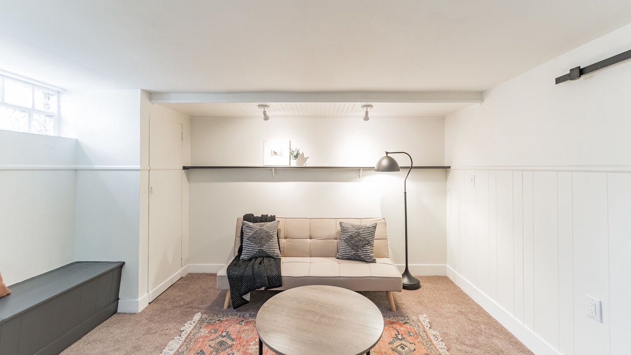 Photo of Livingroom in Roxborough-Manayunk