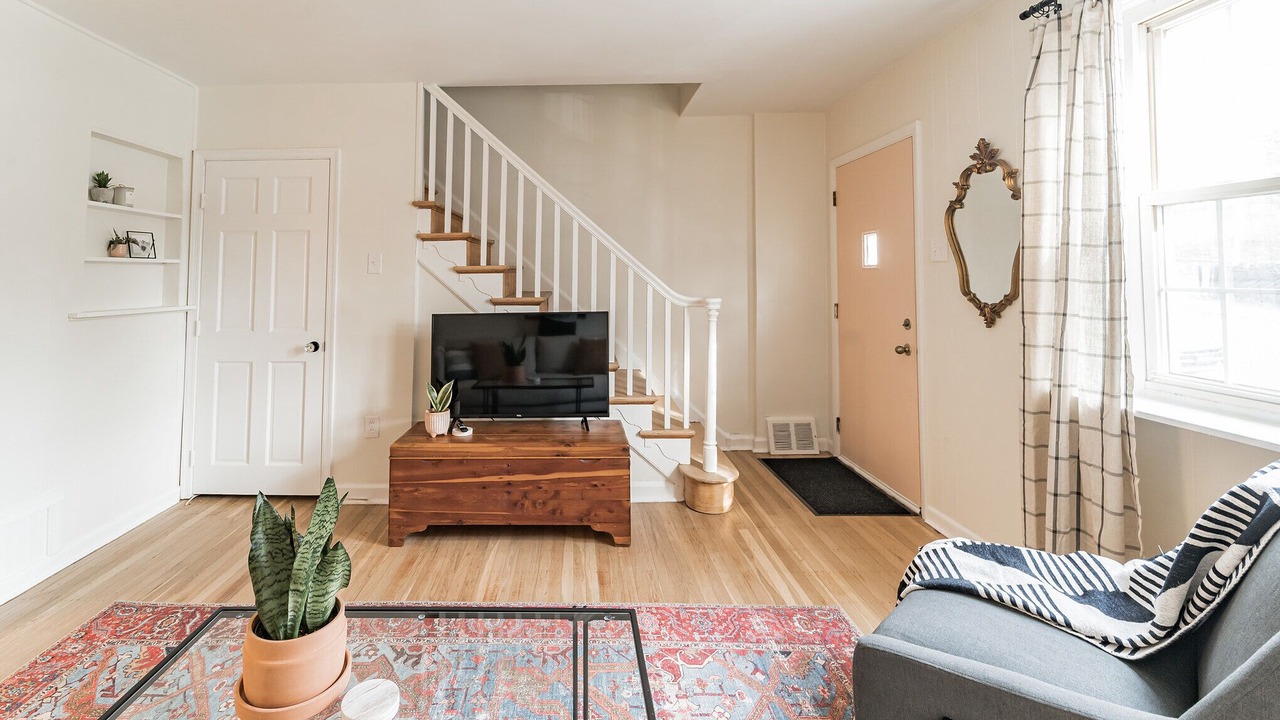 Photo of Livingroom in Roxborough-Manayunk