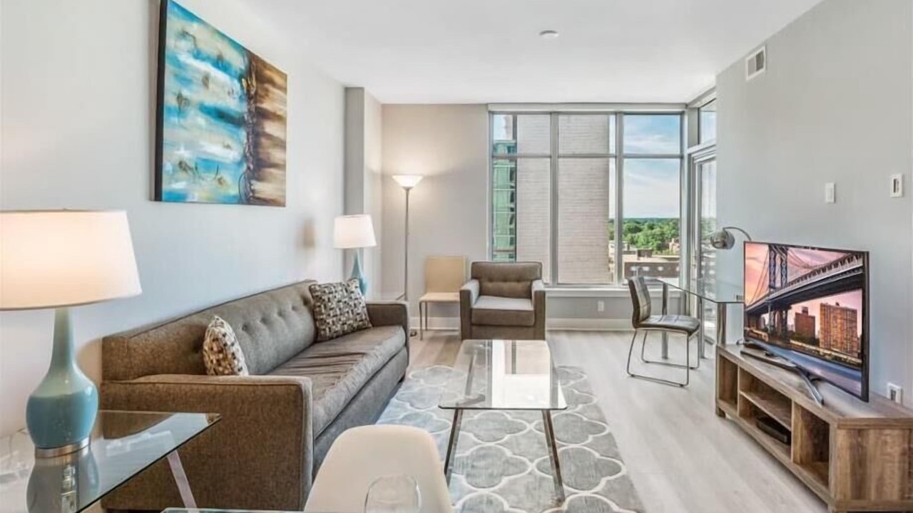 Photo of Bedroom in Woodmont Triangle