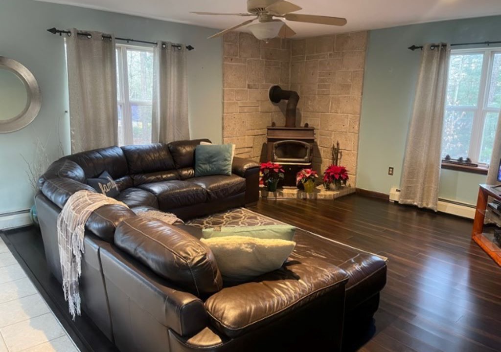 Photo of Livingroom in Brodheadsville