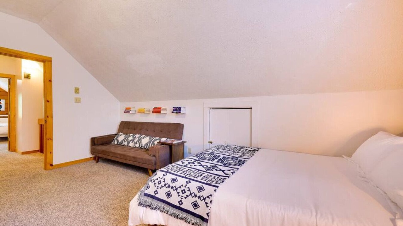 Photo of Bedroom in Canadensis
