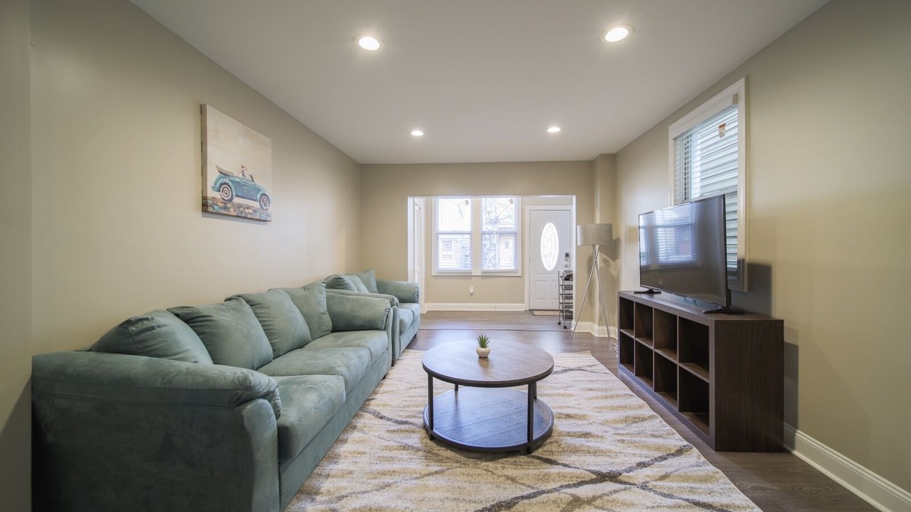 Photo of Livingroom in Ironbound District
