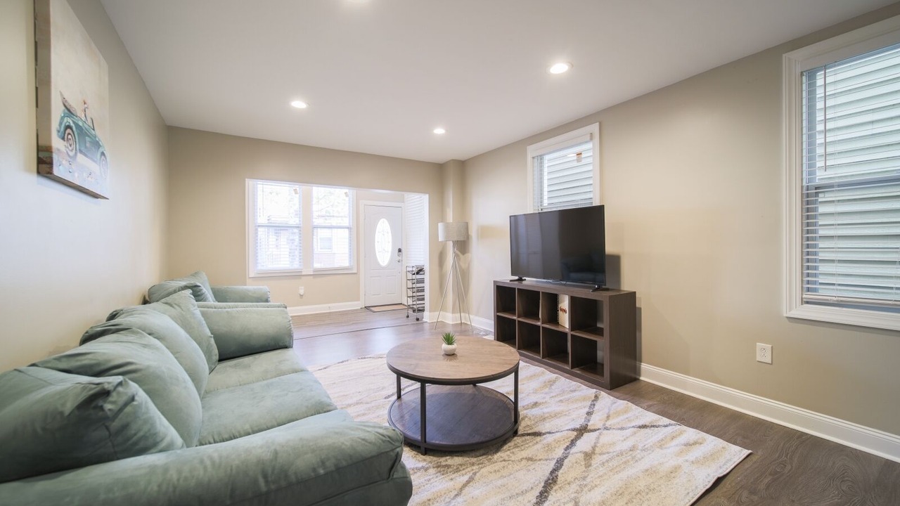 Photo of Livingroom in Ironbound District