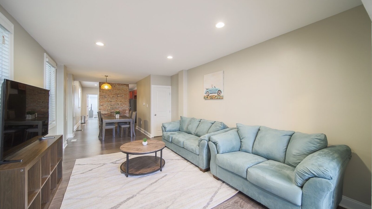 Photo of Livingroom in Ironbound District
